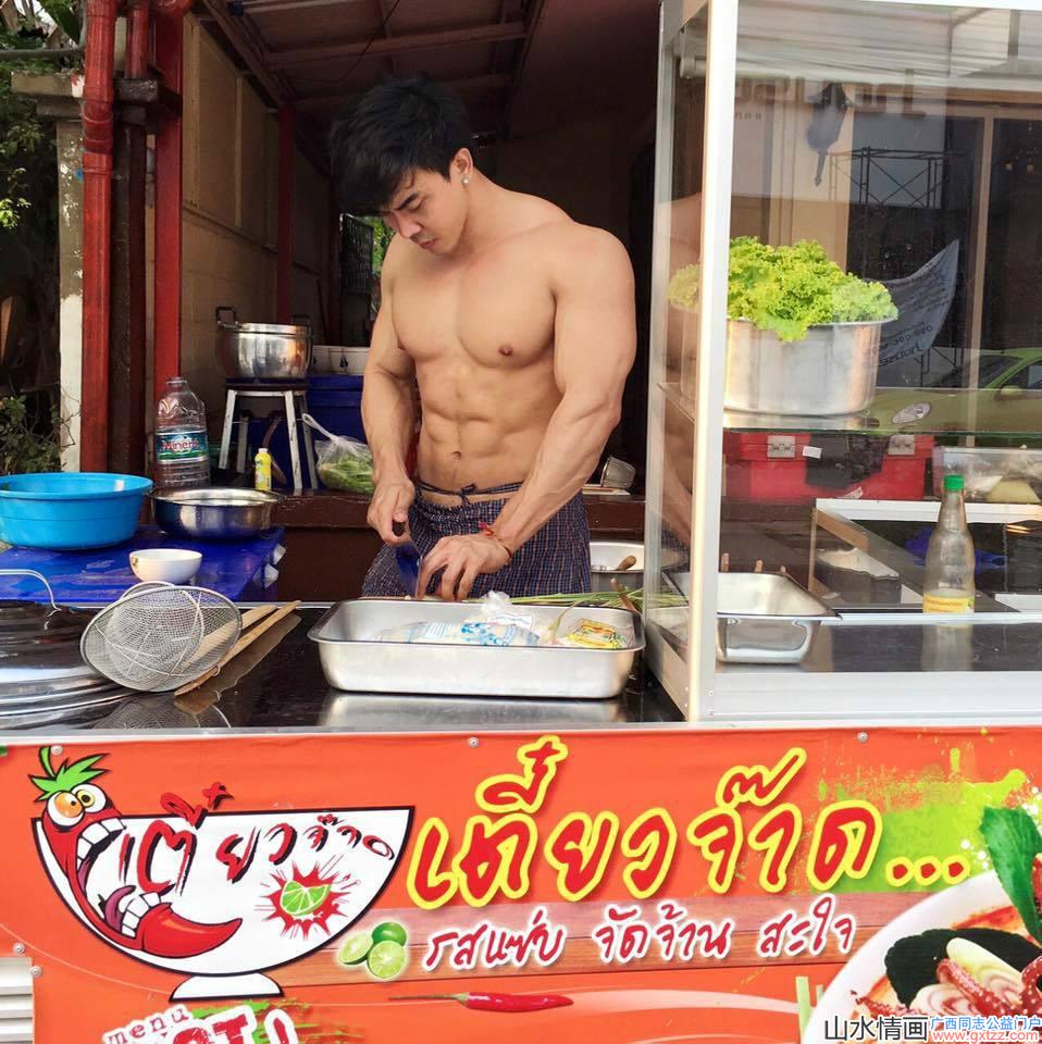 泰国有家肌肉帅哥为你专门服务的面馆