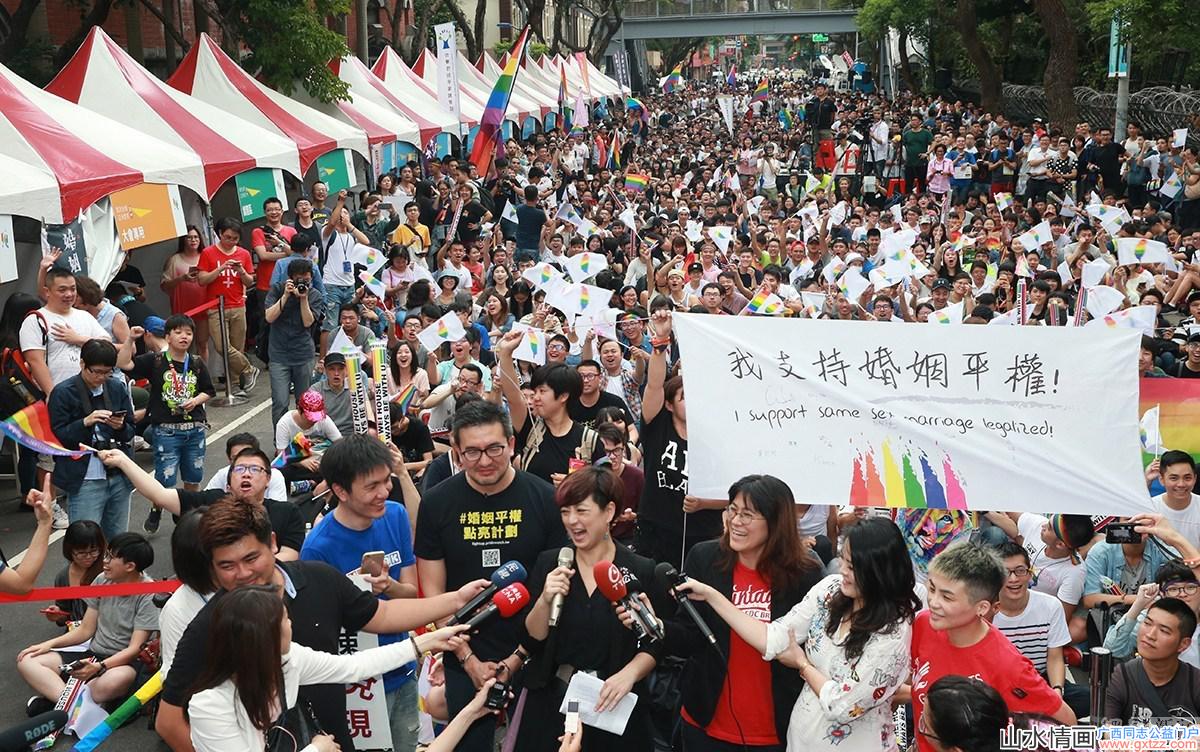 台湾挺同团体庆祝"释宪"结果 感动落泪