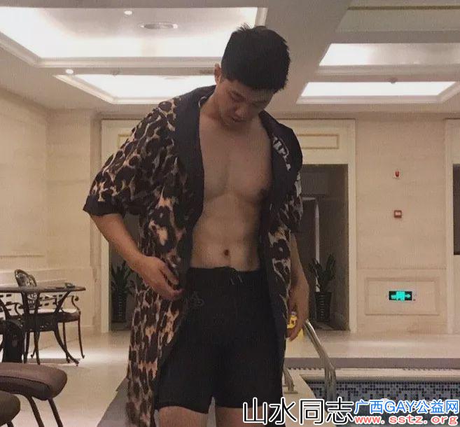 一位28岁上海小伙的穿搭日常，好精致一男的！