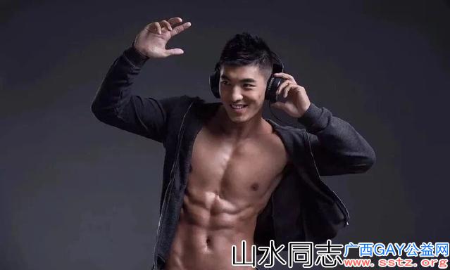 190CM北体大鼻子体育生刘佳萌，做健身私教的他实力强大