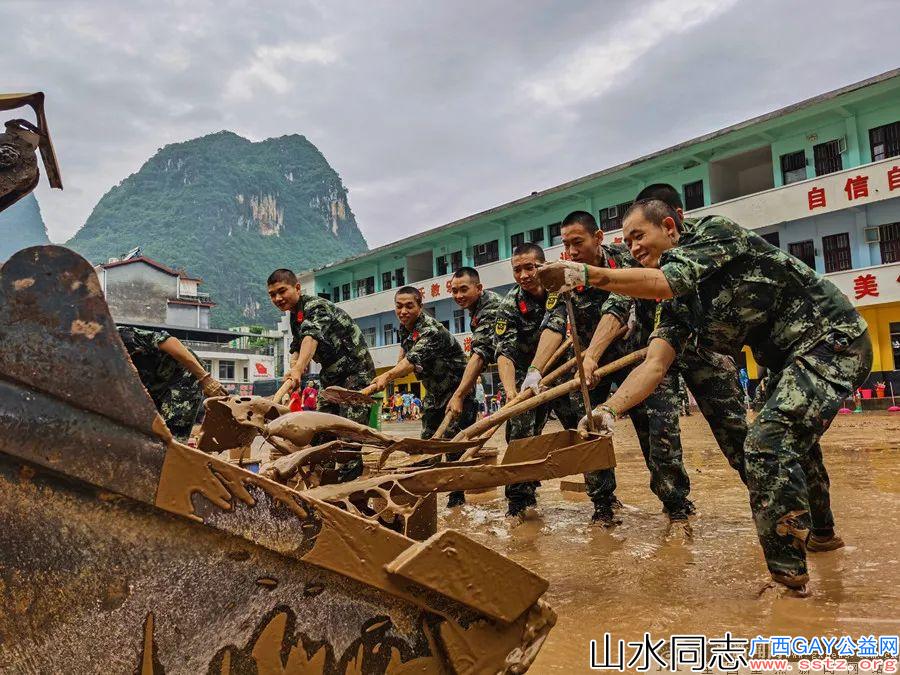 洪水无情人间有爱，这些感动人心的广西瞬间